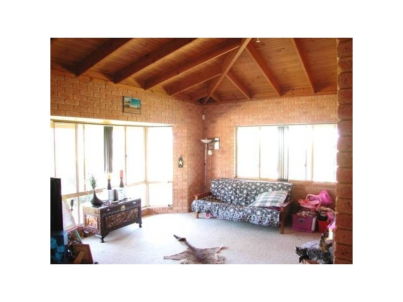 2 Hampton Road, Rudds Gully WA 6532