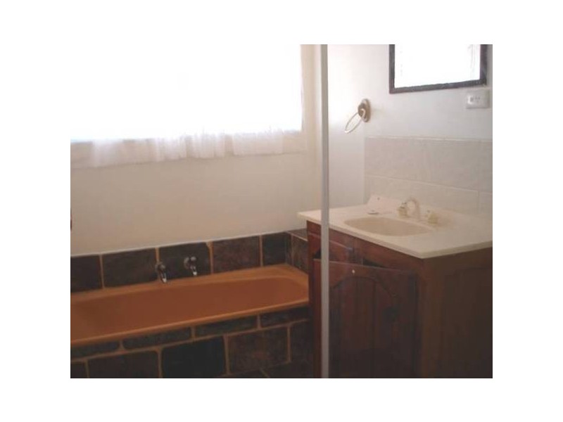 11 McAleer Drive, Mahomets Flats WA 6530