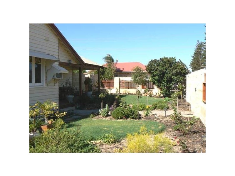 170 Augustus Street, Beachlands WA 6530