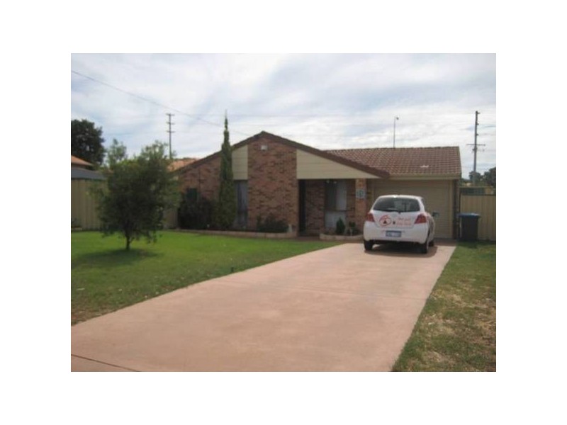 17 Eddington Close, Rangeway WA 6530