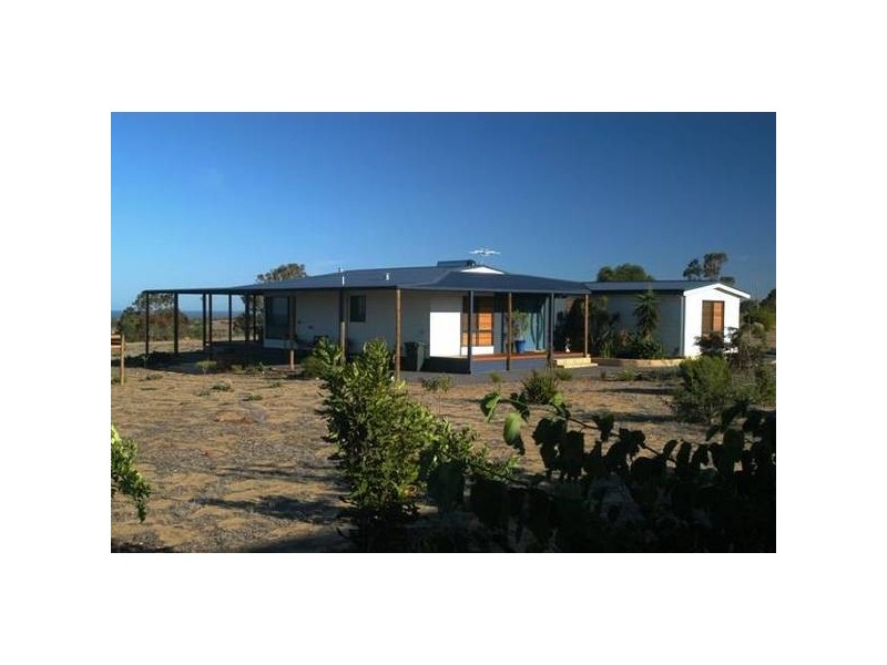 101 Calder Place, Waggrakine WA 6530