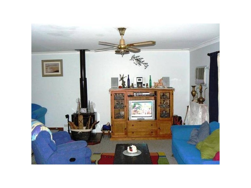 8 Broadfield Close, Utakarra WA 6530