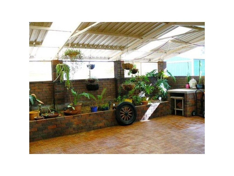 8 Broadfield Close, Utakarra WA 6530
