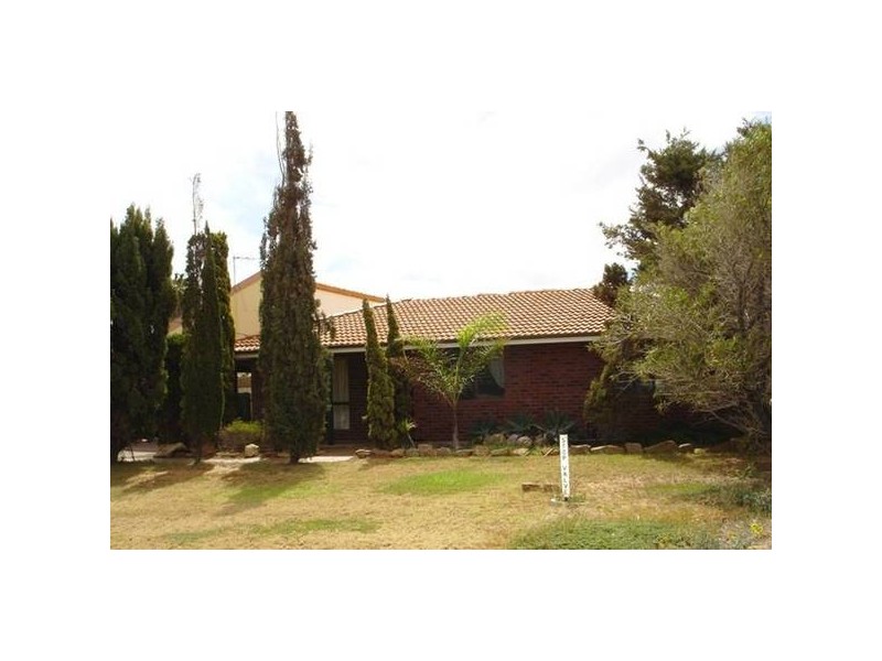 5 Lockyer Road, Tarcoola Beach WA 6530