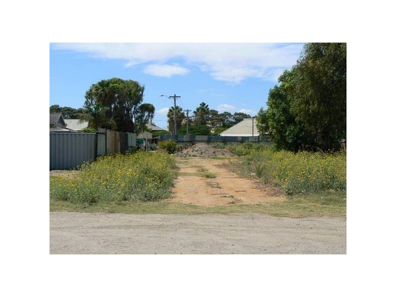 11 Snowdon Street, Geraldton WA 6530