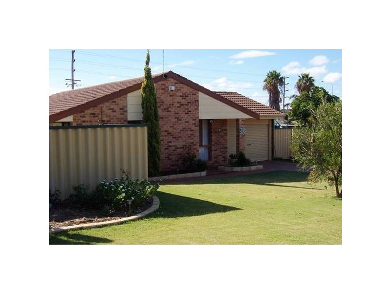 17 Eddington Close, Rangeway WA 6530