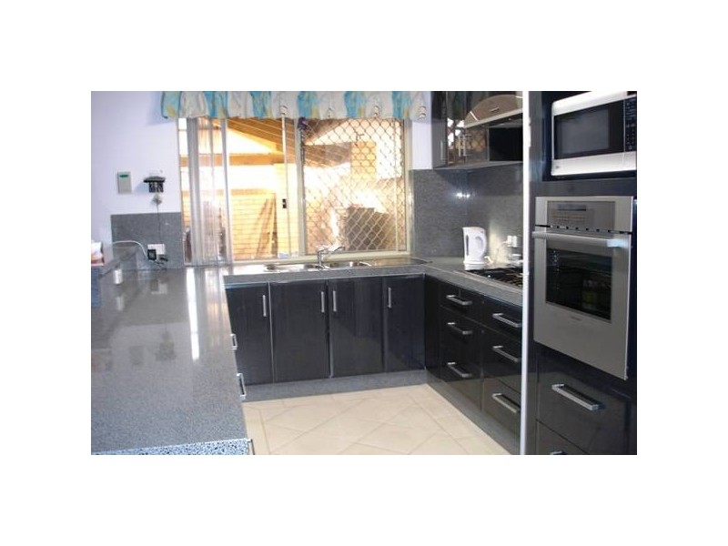 6 Sunnybanks Drive, Strathalbyn WA 6530