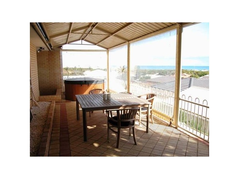 9 Conch Rise, Wandina WA 6530