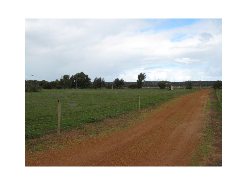 83 Company Road, Greenough WA 6532