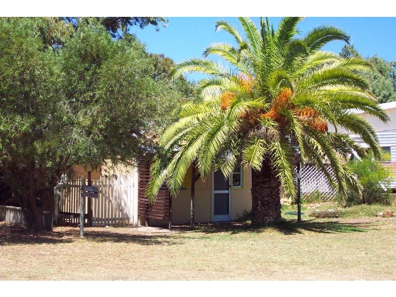 6 Surf Place, Drummond Cove WA 6532