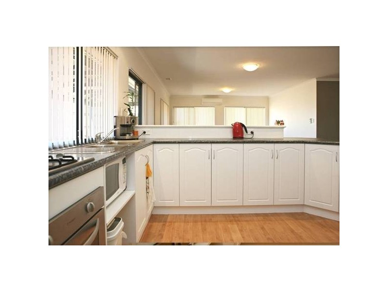 28 Reef Boulevard, Drummond Cove WA 6532