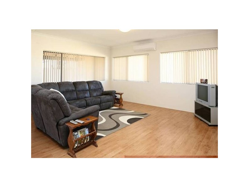 28 Reef Boulevard, Drummond Cove WA 6532