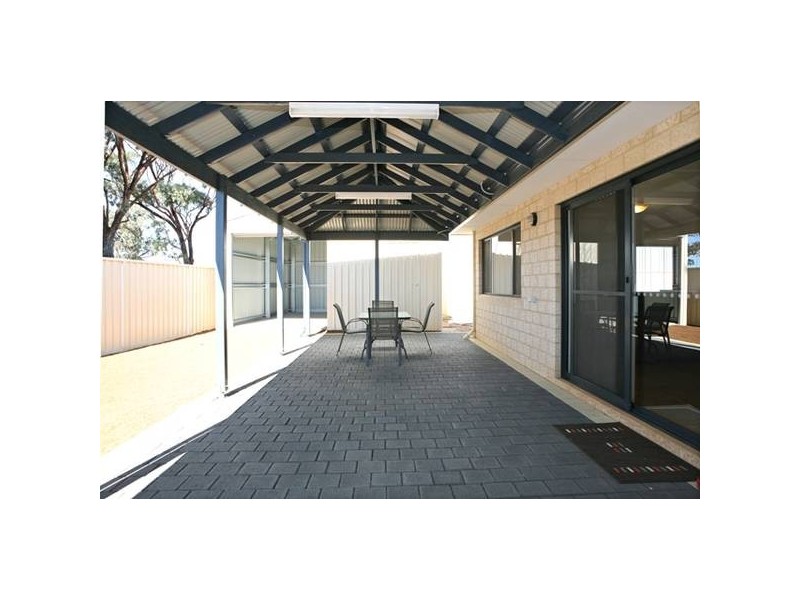 28 Reef Boulevard, Drummond Cove WA 6532