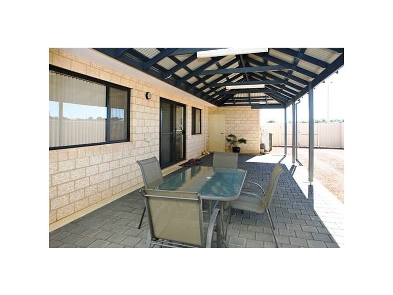 28 Reef Boulevard, Drummond Cove WA 6532