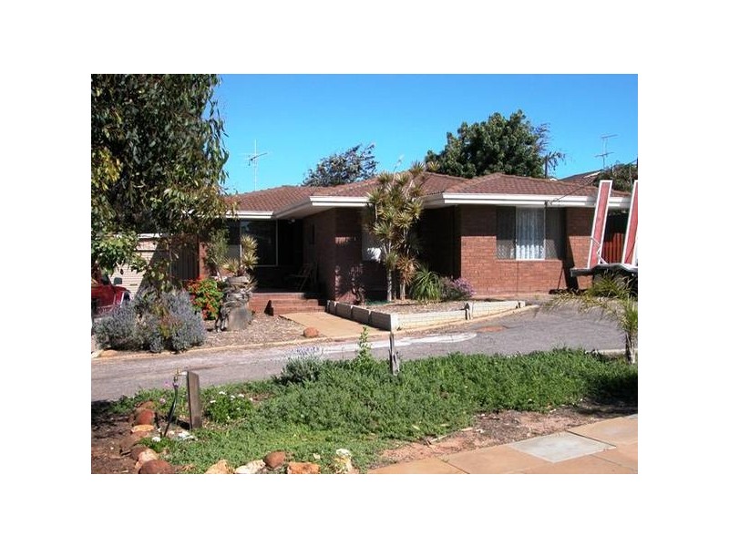 18 Thomas Avenue, Geraldton WA 6530