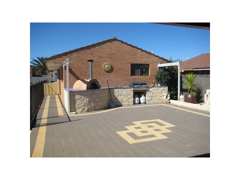 18 McAleer Drive, Mahomets Flats WA 6530