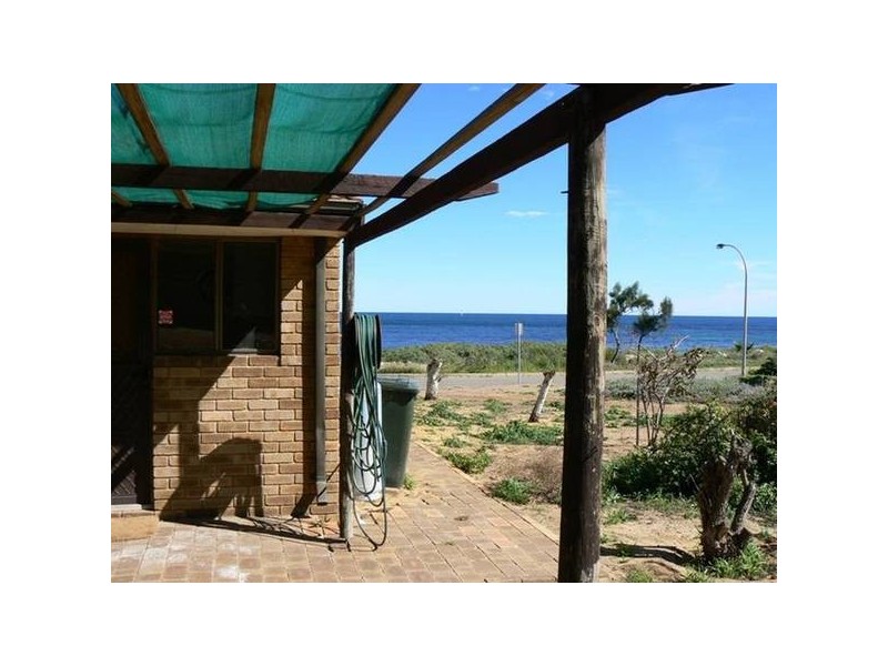 6 Kempton Street, Bluff Point WA 6530