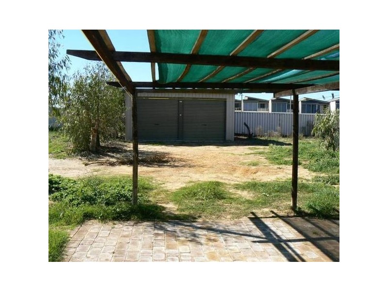 6 Kempton Street, Bluff Point WA 6530