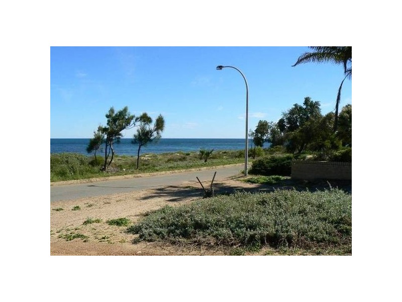 6 Kempton Street, Bluff Point WA 6530