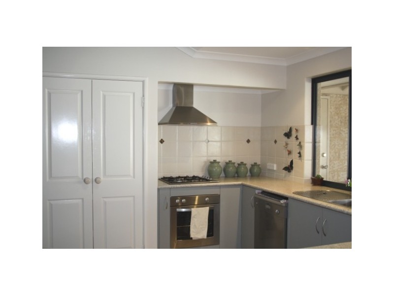 4 Coveside Way, Drummond Cove WA 6532