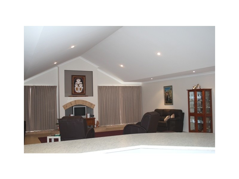 4 Coveside Way, Drummond Cove WA 6532