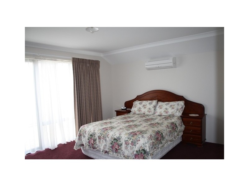 4 Coveside Way, Drummond Cove WA 6532