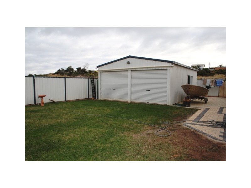 4 Coveside Way, Drummond Cove WA 6532