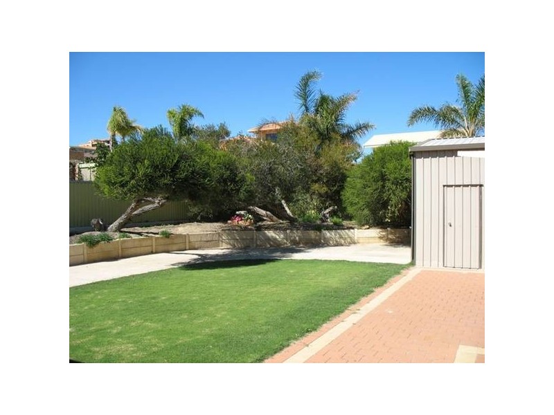 4 Lawson Place, Tarcoola Beach WA 6530