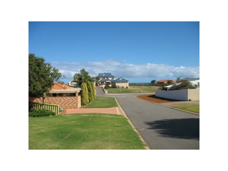 4 Lawson Place, Tarcoola Beach WA 6530