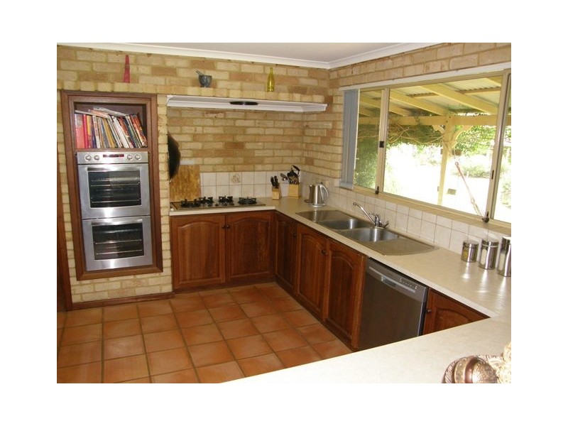 5 Sears Court, Moresby WA 6530