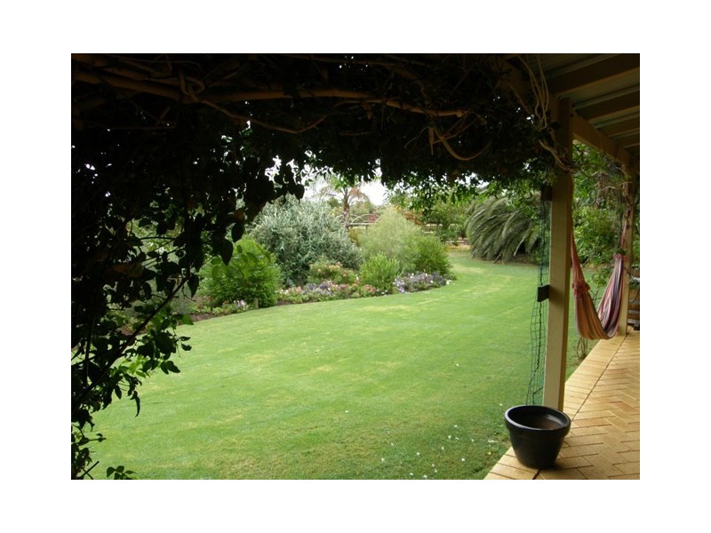 5 Sears Court, Moresby WA 6530