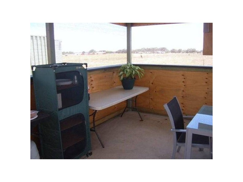 22 Eastlyn Drive, Deepdale WA 6532