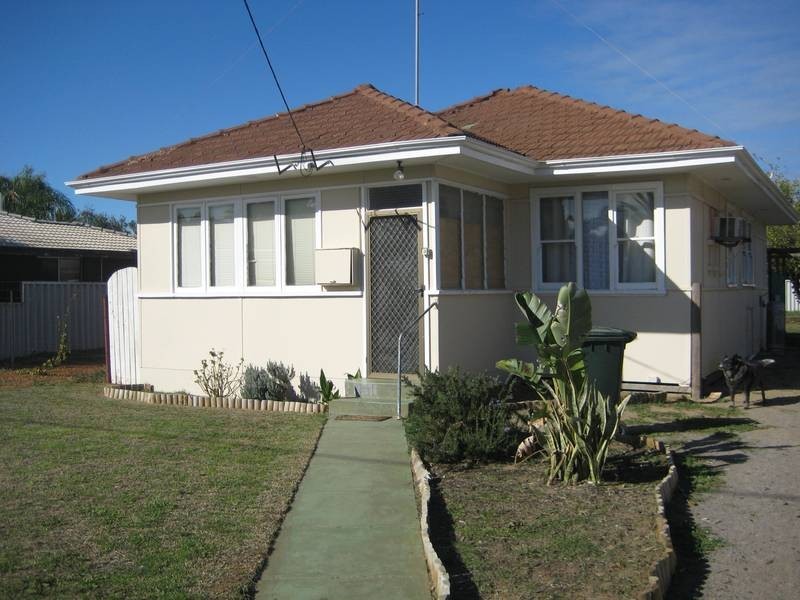 210 Sixth Street, Wonthella WA 6530