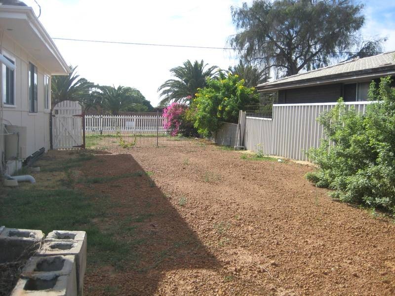 210 Sixth Street, Wonthella WA 6530