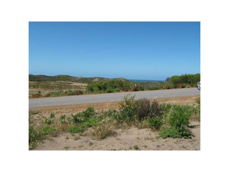 104 African Reef Boulevard, Greenough WA 6532