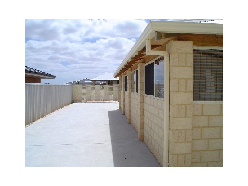 3 Brittania Parade, Wandina WA 6530
