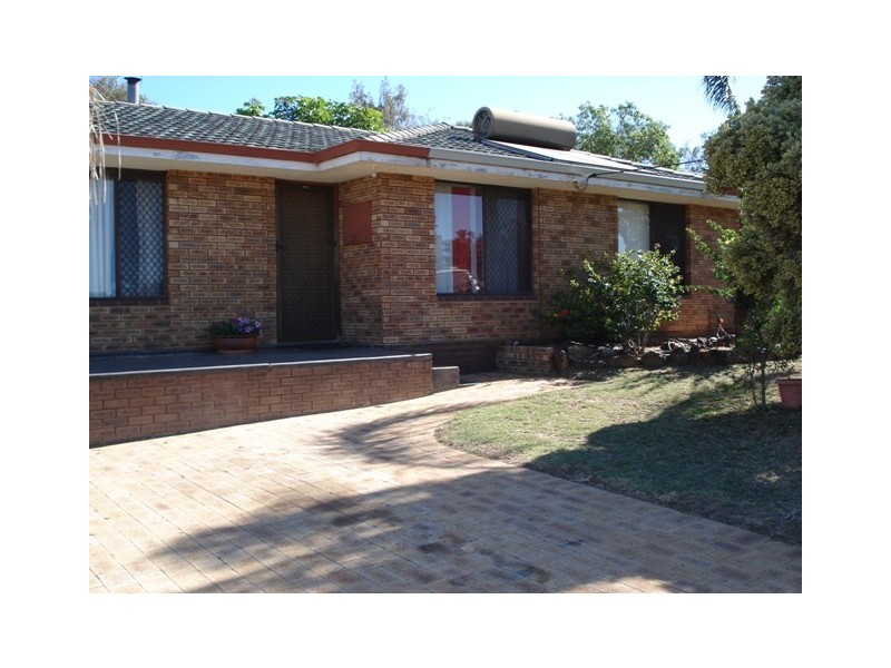 8 Tuart Street, Rangeway WA 6530