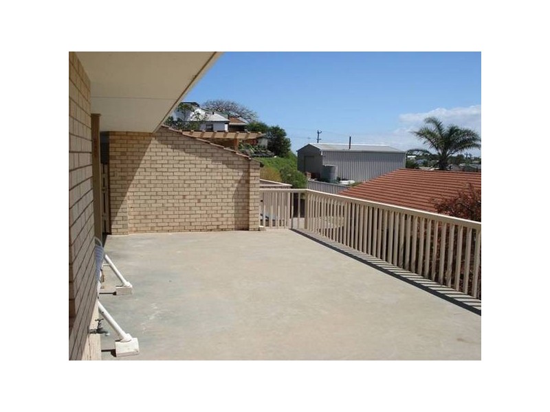3/8 Eric Street, Geraldton WA 6530