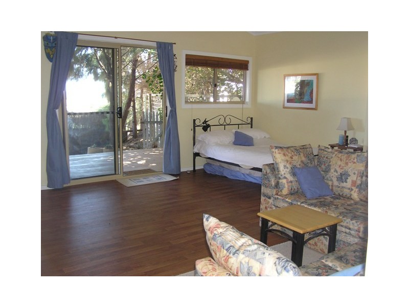 8 Quayside Vista, Drummond Cove WA 6532