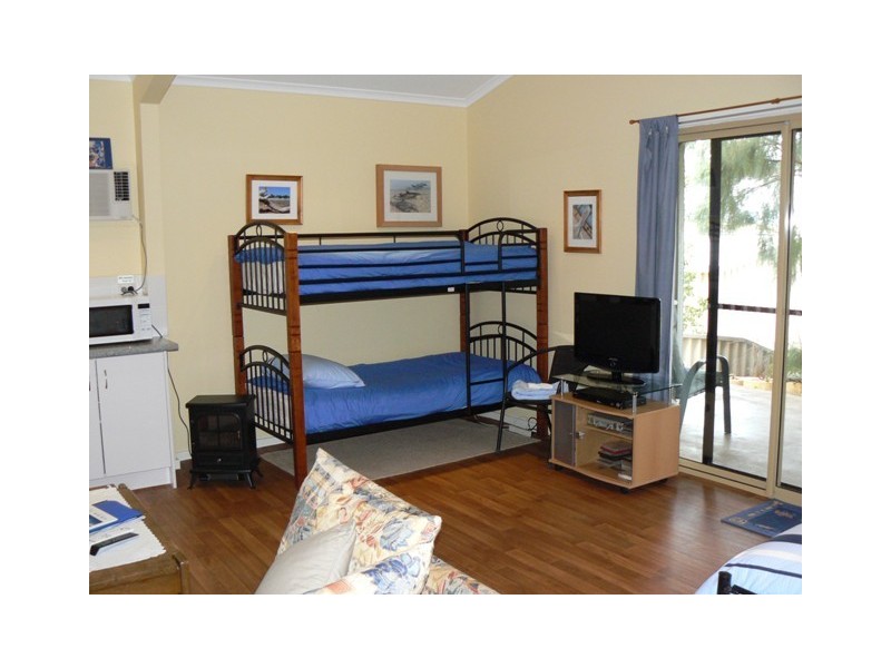 8 Quayside Vista, Drummond Cove WA 6532