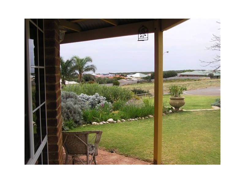 8 Quayside Vista, Drummond Cove WA 6532