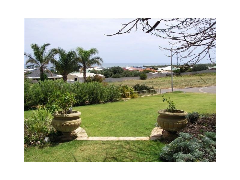 8 Quayside Vista, Drummond Cove WA 6532