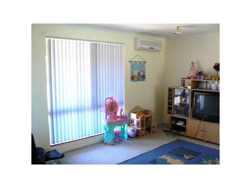 52 Eakins Crescent, Wandina WA 6530