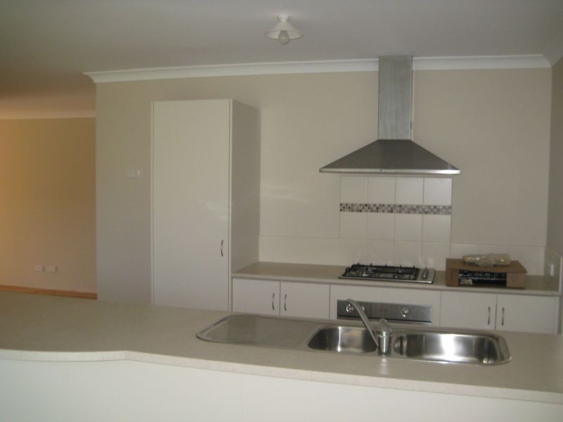 B/14 King Street, Wonthella WA 6530