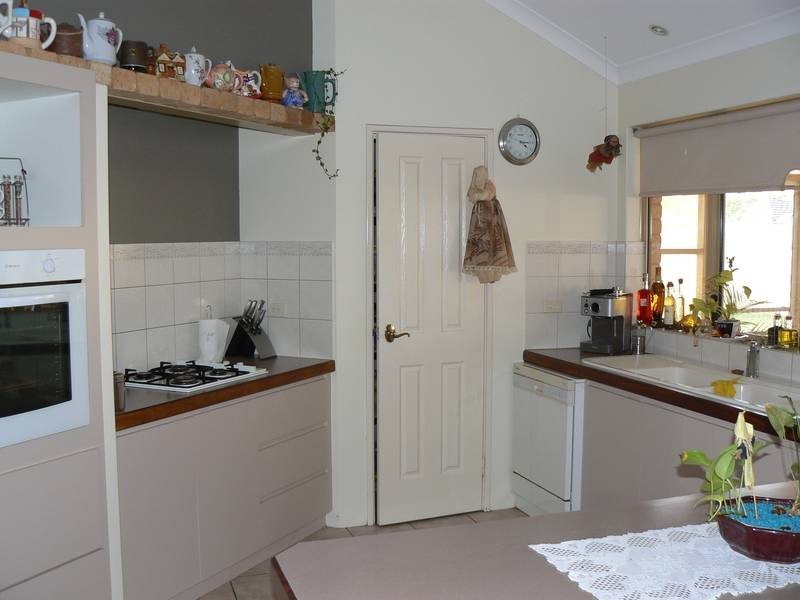 5 Waterfront Circle, Drummond Cove WA 6532