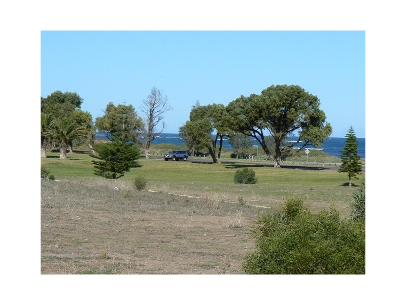 5 Boat Cove, Drummond Cove WA 6532