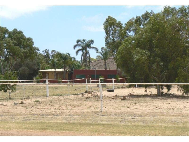 363 Edward Road, Meru WA 6530