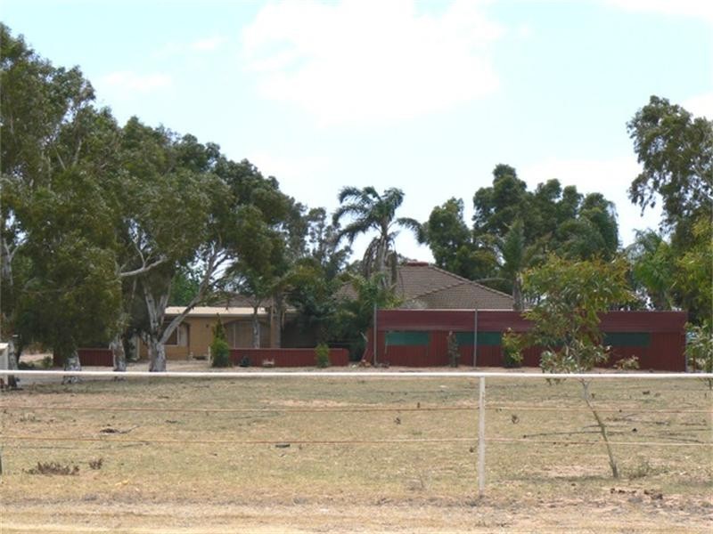 363 Edward Road, Meru WA 6530