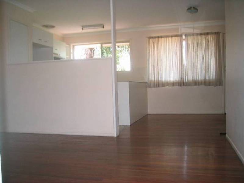 8 Francis Road, Shailer Park QLD 4128