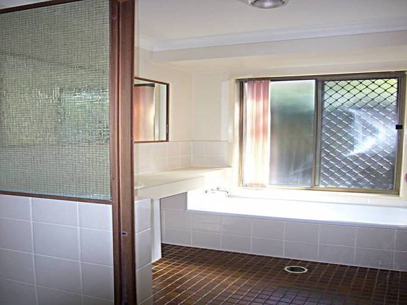 3 Quantock Court, Rochedale South QLD 4123